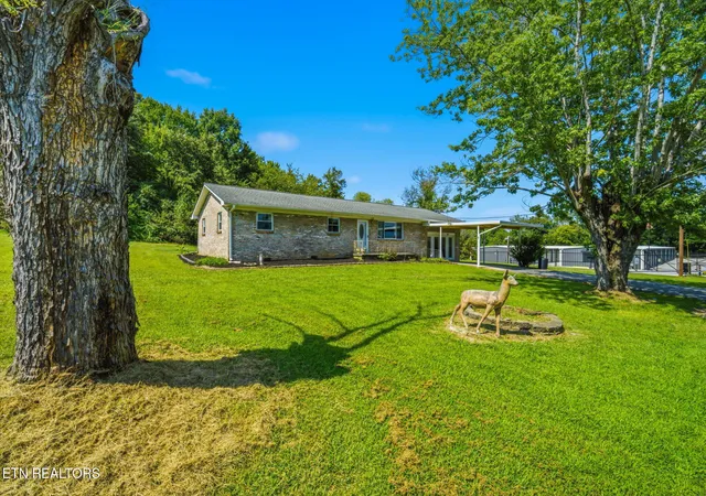 Photo 3 of Single family home for sale at 804 Maryville Hwy, Seymour, TN 37865 | MLS# 1353431 | Listing updated on 2026-10-08