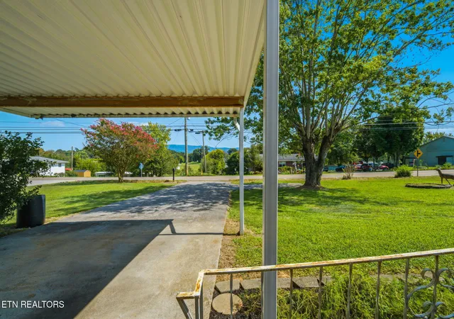 Photo 4 of Single family home for sale at 804 Maryville Hwy, Seymour, TN 37865 | MLS# 1353431 | Listing updated on 2026-10-08