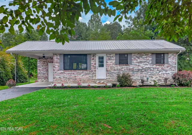 Photo 1 of Single family home for sale at 518 Fairfield Dr, Newport, TN 37821 | MLS# 1353599 | Listing updated on 2026-09-03