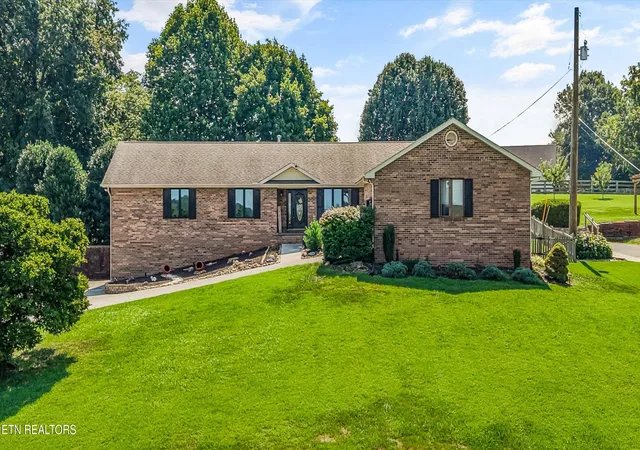 Photo 1 of Single family home for sale at 2112 Carpenters Grade Rd, Maryville, TN 37803 | MLS# 1353633 | Listing updated on 2026-09-22