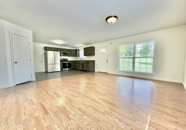 Photo 4 of Sale Pending at 206 W Edison St, Alcoa, TN 37701 | MLS# 1353464 | Listing updated on 2026-09-25