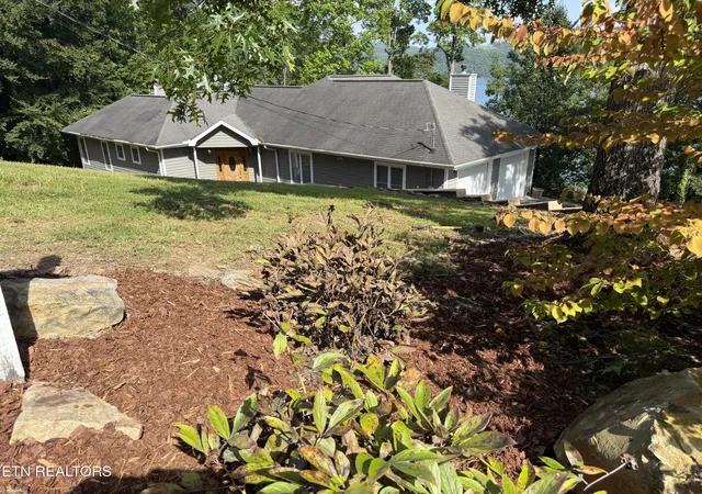 Photo 3 of Single family home for sale at 1395 Lakeview Dr, Sharps Chapel, TN 37866 | MLS# 1353470 | Listing updated on 2026-10-04
