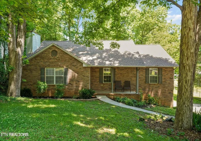 Photo 1 of Single family home for sale at 712 Kimbee Rd, Knoxville, TN 37923 | MLS# 1353475 | Listing updated on 2026-09-04