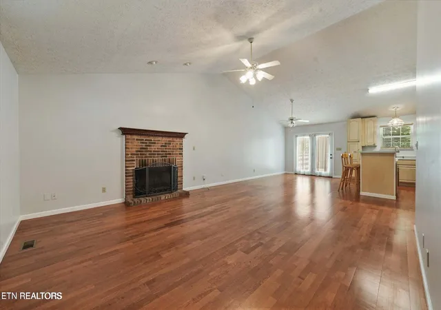 Photo 3 of Single family home for sale at 712 Kimbee Rd, Knoxville, TN 37923 | MLS# 1353475 | Listing updated on 2026-09-04