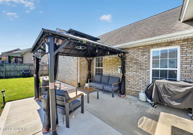 Photo 2 of Sale Pending at 1220 Bastogne Dr, Maryville, TN 37801 | MLS# 1353481 | Listing updated on 2026-09-08
