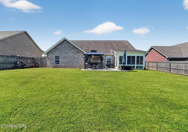 Photo 3 of Sale Pending at 1220 Bastogne Dr, Maryville, TN 37801 | MLS# 1353481 | Listing updated on 2026-09-08