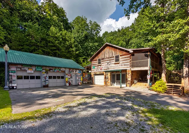 Photo 2 of Single family home for sale at 5919 Atkins Rd, Knoxville, TN 37918 | MLS# 1353493 | Listing updated on 2026-09-18