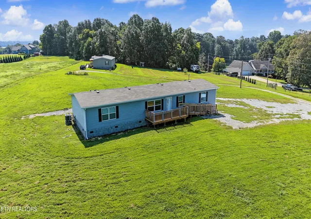 Photo 4 of Single family home for sale at 5138 Sevierville Rd, Maryville, TN 37804 | MLS# 1353540 | Listing updated on 2026-09-05