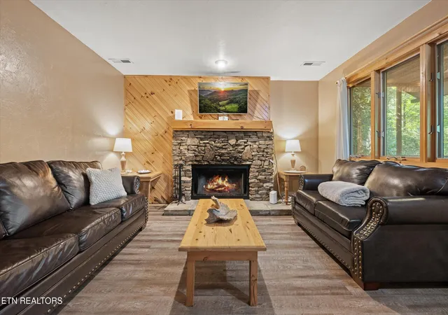 Photo 3 of Single family home for sale at 925 Sunshine Tr, Gatlinburg, TN 37738 | MLS# 1353485 | Listing updated on 2026-09-10