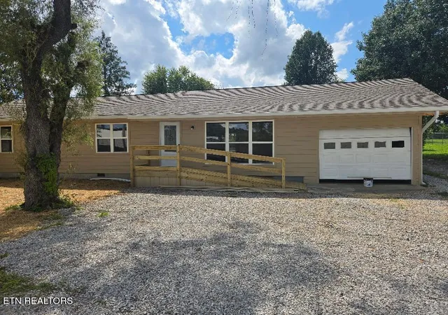 Photo 1 of Single family home for sale at 131 Duncan Ln, Oneida, TN 37841 | MLS# 1353538 | Listing updated on 2026-08-28