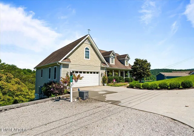 Photo 3 of Single family home for sale at 159 Reflection Ln, La Follette, TN 37766 | MLS# 1353594 | Listing updated on 2026-09-03
