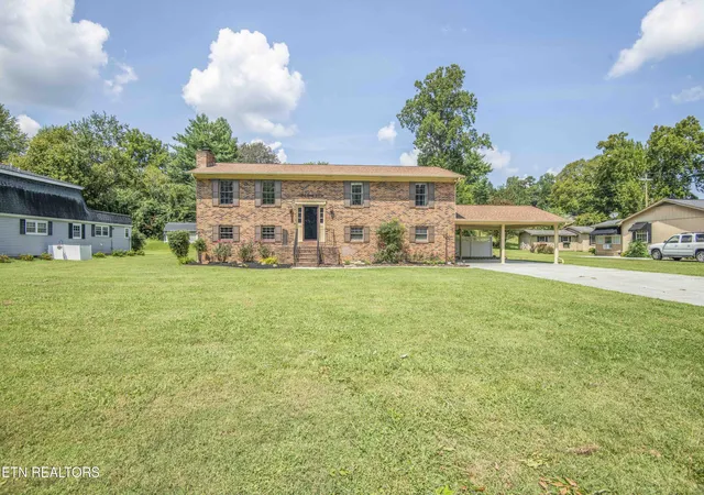 Photo 3 of Sale Pending at 603 Riverbend Rd, Clinton, TN 37716 | MLS# 1353554 | Listing updated on 2026-09-20