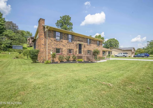 Photo 4 of Sale Pending at 603 Riverbend Rd, Clinton, TN 37716 | MLS# 1353554 | Listing updated on 2026-09-20