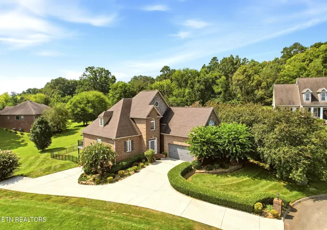 Photo 4 of Single family home for sale at 765 Deep Woods Ln, Seymour, TN 37865 | MLS# 1353588 | Listing updated on 2026-09-29