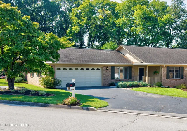 Photo 1 of Sale Pending at 923 Jamestown Wy, Maryville, TN 37803 | MLS# 1353531 | Listing updated on 2026-08-31