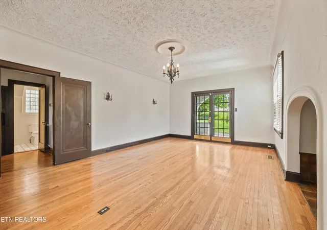 Photo 3 of Sale Pending at 205 Adair Dr, Knoxville, TN 37918 | MLS# 1353624 | Listing updated on 2026-09-09