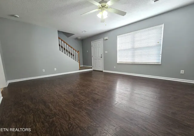 Photo 3 of Sale Pending at 4701 Scepter Wy, Knoxville, TN 37912 | MLS# 1353622 | Listing updated on 2026-08-30