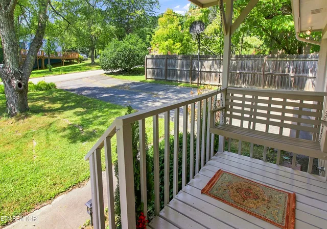 Photo 4 of Sale Pending at 6612 Bay Circle Dr, Knoxville, TN 37918 | MLS# 1353679 | Listing updated on 2026-09-03