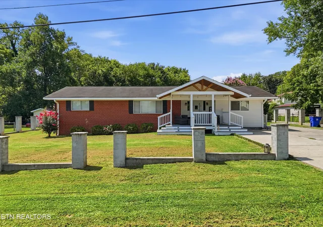 Photo 1 of Sale Pending at 204 Se Meadowbrook Dr, Cleveland, TN 37323 | MLS# 1353533 | Listing updated on 2026-08-30