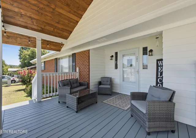 Photo 3 of Sale Pending at 204 Se Meadowbrook Dr, Cleveland, TN 37323 | MLS# 1353533 | Listing updated on 2026-08-30