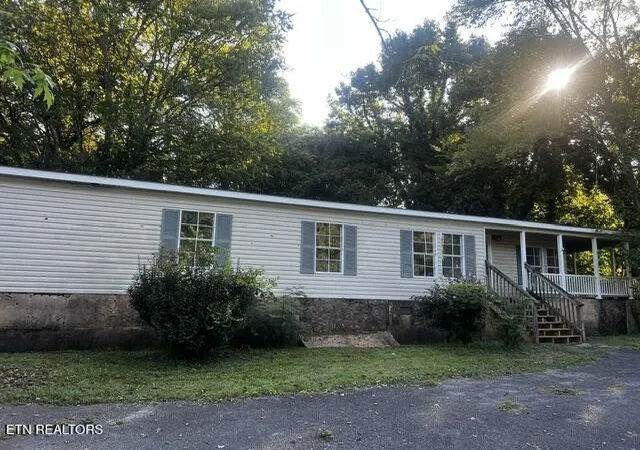 Photo 3 of Single family home for sale at 210 Stone Rd, Knoxville, TN 37920 | MLS# 1353528 | Listing updated on 2026-09-15