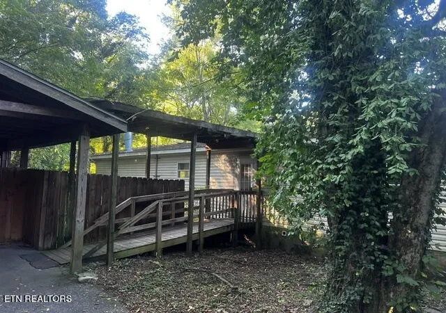 Photo 3 of Single family home for sale at 210 Stone Rd, Knoxville, TN 37920 | MLS# 1353528 | Listing updated on 2026-09-15