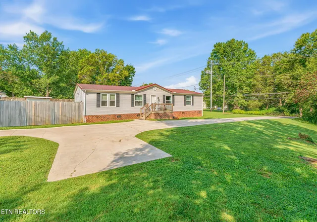 Photo 2 of Single family home for sale at 716 E Beaver Creek Dr, Knoxville, TN 37918 | MLS# 1353562 | Listing updated on 2026-09-14