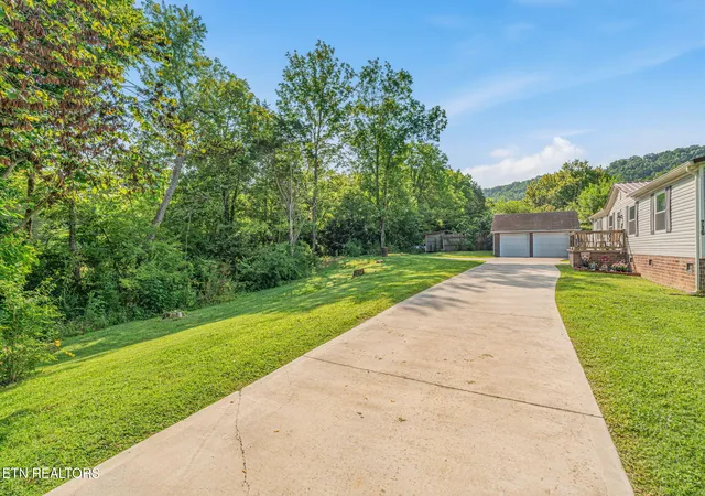 Photo 3 of Single family home for sale at 716 E Beaver Creek Dr, Knoxville, TN 37918 | MLS# 1353562 | Listing updated on 2026-09-14