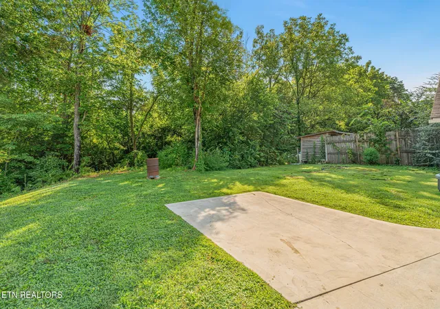 Photo 4 of Single family home for sale at 716 E Beaver Creek Dr, Knoxville, TN 37918 | MLS# 1353562 | Listing updated on 2026-09-14