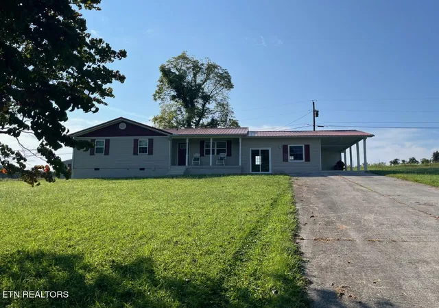 Photo 1 of Single family home for sale at 311 Sandy Hl Cir, La Follette, TN 37766 | MLS# 1353780 | Listing updated on 2026-08-31