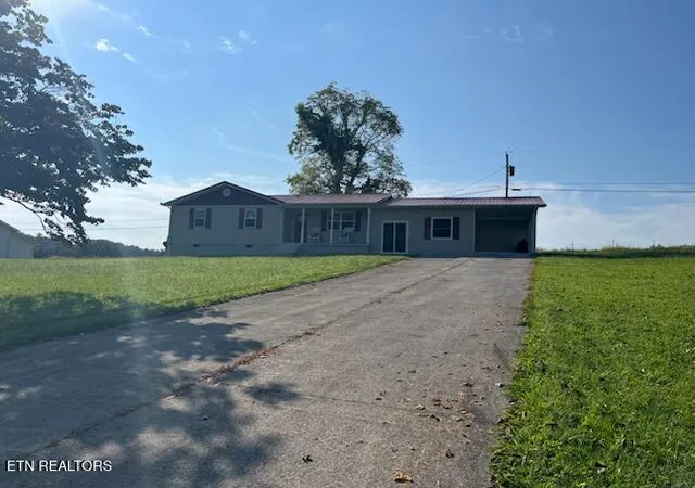 Photo 3 of Single family home for sale at 311 Sandy Hl Cir, La Follette, TN 37766 | MLS# 1353780 | Listing updated on 2026-08-31
