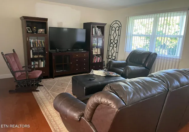 Photo 4 of Single family home for sale at 311 Sandy Hl Cir, La Follette, TN 37766 | MLS# 1353780 | Listing updated on 2026-08-31