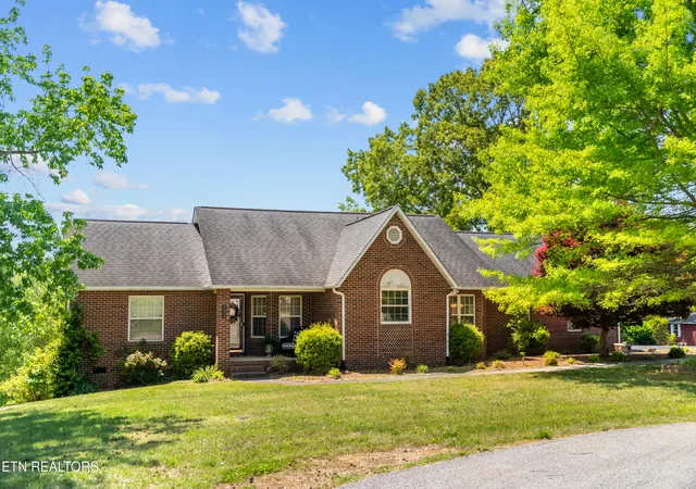 Single family home for sale at 2415 N Pointe Cvs Cir, Cookeville, TN 38506 | MLS# 1357921
