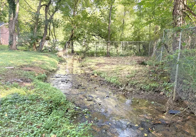 Photo 3 of Sale Pending at 111 Eagleton Rd, Maryville, TN 37804 | MLS# 1353708 | Listing updated on 2026-09-21