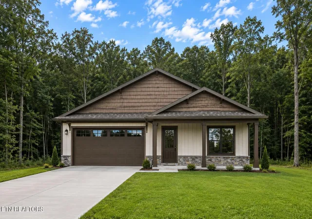 Photo 1 of Single family home for sale at 617 Skyline Dr, Clinton, TN 37716 | MLS# 1353613 | Listing updated on 2026-08-29