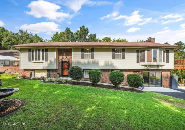 Photo 1 of Sale Pending at 231 W View Dr, Strawberry Plains, TN 37871 | MLS# 1353677 | Listing updated on 2026-09-02
