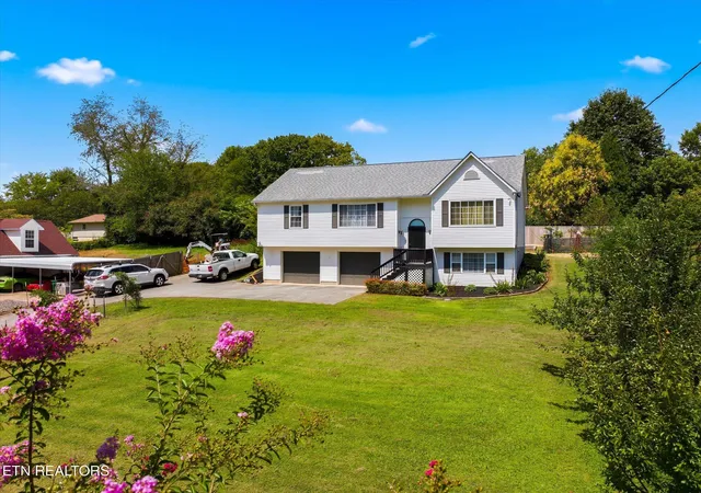 Photo 3 of Single family home for sale at 1314 Boyds Creek Hwy, Seymour, TN 37865 | MLS# 1353667 | Listing updated on 2026-09-21