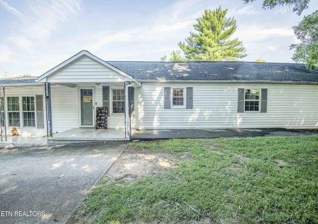 Photo 2 of Single family home for sale at 116 S Pine St, Maryville, TN 37804 | MLS# 1353680 | Listing updated on 2026-09-23
