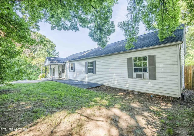 Photo 4 of Single family home for sale at 116 S Pine St, Maryville, TN 37804 | MLS# 1353680 | Listing updated on 2026-09-23