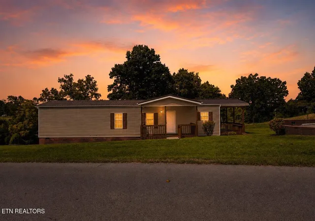 Photo 1 of Single family home for sale at 525 Cave Springs Rd, Tazewell, TN 37879 | MLS# 1353683 | Listing updated on 2026-09-13