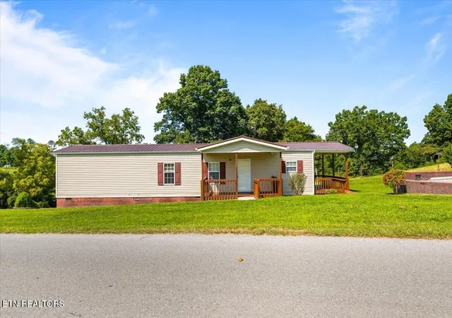 Photo 2 of Single family home for sale at 525 Cave Springs Rd, Tazewell, TN 37879 | MLS# 1353683 | Listing updated on 2026-09-13