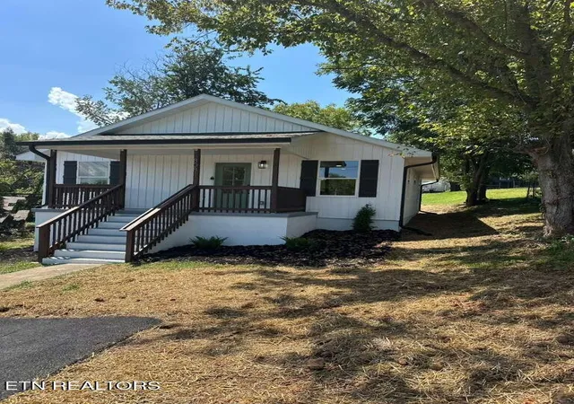Photo 2 of Sale Pending at 808 N B St, Lenoir City, TN 37771 | MLS# 1353687 | Listing updated on 2026-09-11