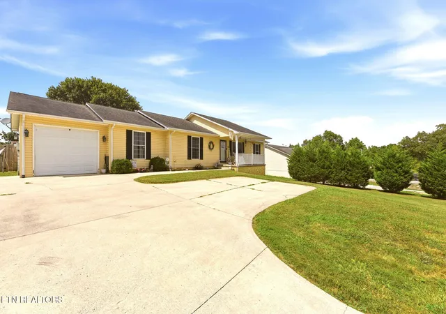 Photo 2 of Single family home for sale at 1035 Cook Rd, Crossville, TN 38555 | MLS# 1353698 | Listing updated on 2026-09-22