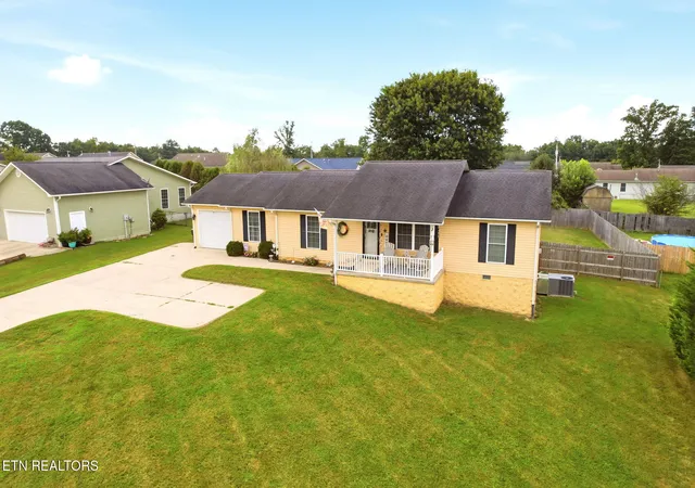Single family home for sale at 1035 Cook Rd, Crossville, TN 38555 | MLS# 1353698