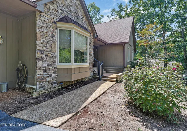 Photo 3 of Single family home for sale at 143 Lisa Ln, Crossville, TN 38558 | MLS# 1353777 | Listing updated on 2026-09-18
