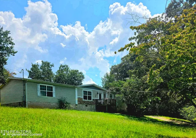 Photo 1 of Single family home for sale at 520 Hickory Dr, Knoxville, TN 37912 | MLS# 1353860 | Listing updated on 2026-08-31