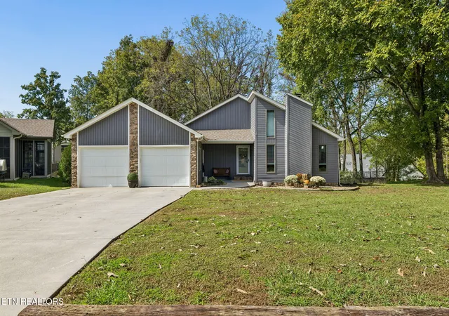 Photo 1 of Single family home for sale at 202 Daksi Ln, Loudon, TN 37774 | MLS# 1353727 | Listing updated on 2026-10-30