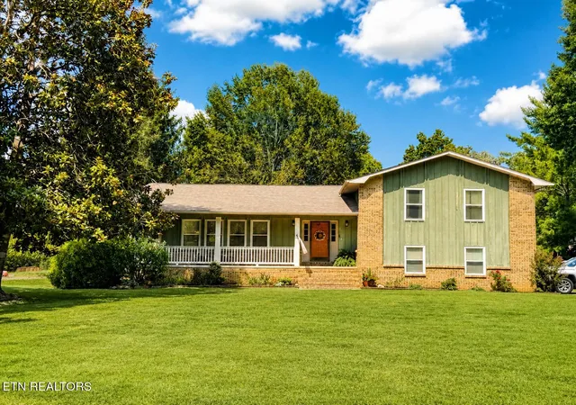 Photo 1 of Sale Pending at 2110 Wakefield Cir, Maryville, TN 37803 | MLS# 1353850 | Listing updated on 2026-09-09