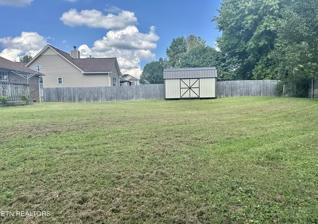 Photo 3 of Sale Pending at 622 Whitesburg Dr, Knoxville, TN 37918 | MLS# 1353739 | Listing updated on 2026-09-09