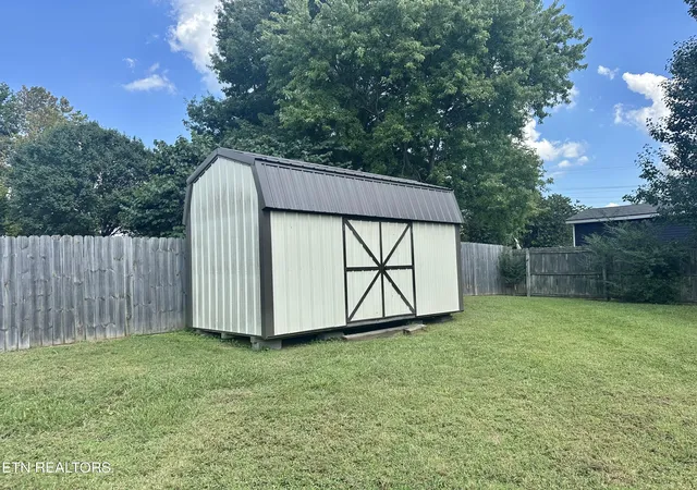 Photo 3 of Sale Pending at 622 Whitesburg Dr, Knoxville, TN 37918 | MLS# 1353739 | Listing updated on 2026-09-09